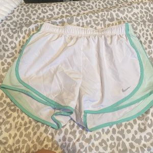 womens nike shorts